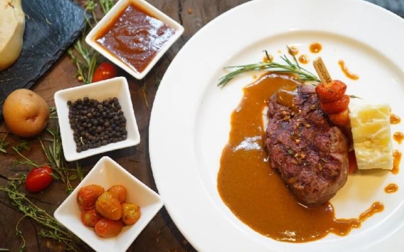 Cách Làm Bò Bít Tết Sốt Kem Tiêu Ngon Chuẩn Tại Nhà